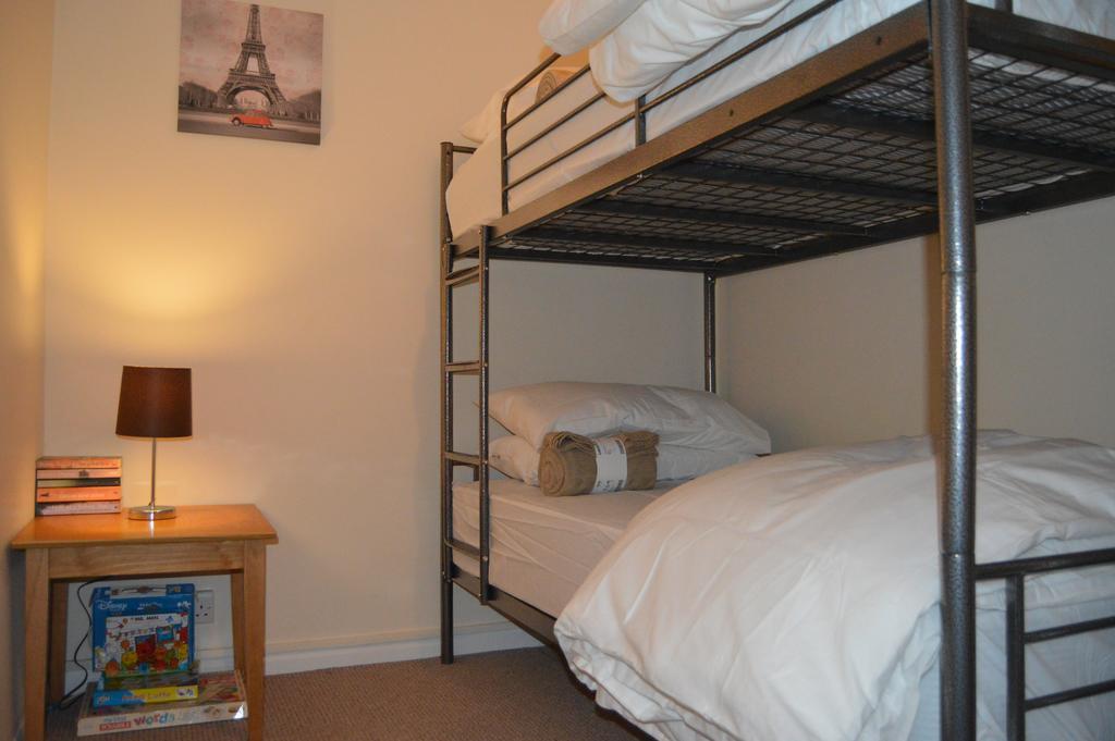 Chesterton Court Apartment Gloucester Extérieur photo