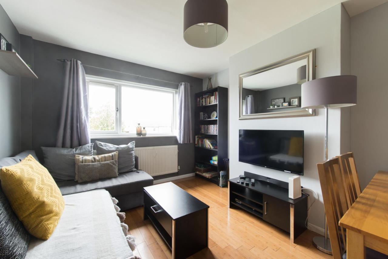 Chesterton Court Apartment Gloucester Extérieur photo