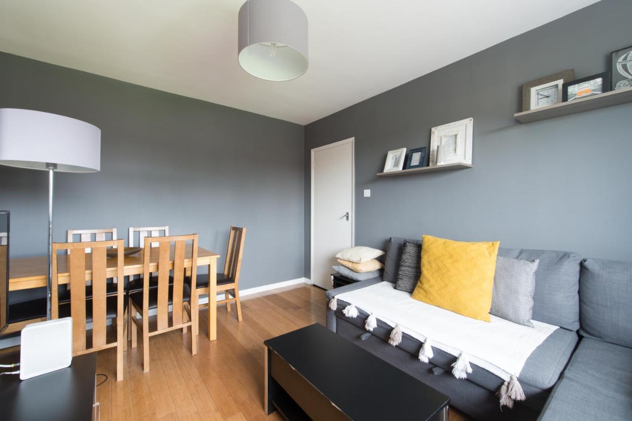 Chesterton Court Apartment Gloucester Extérieur photo