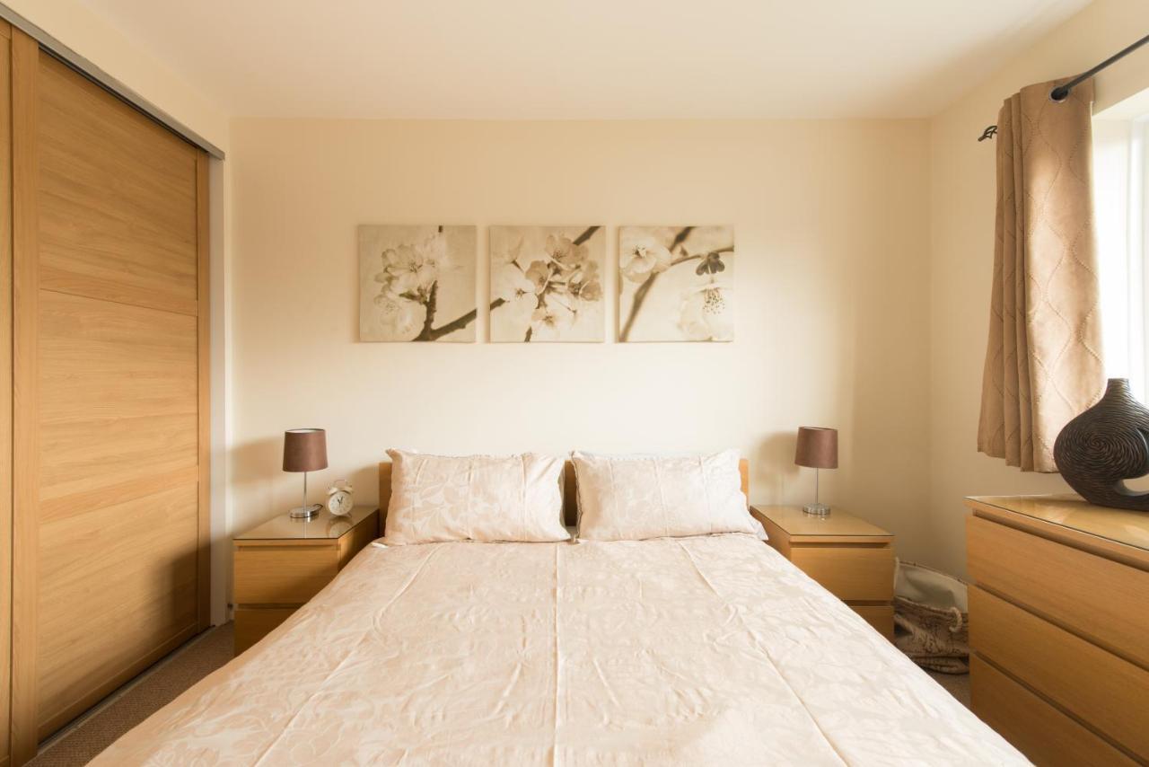Chesterton Court Apartment Gloucester Extérieur photo