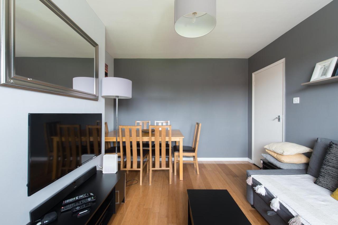 Chesterton Court Apartment Gloucester Extérieur photo